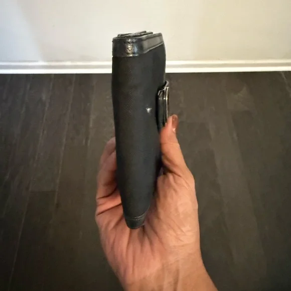 Gucci Black Wallet with Silver Accent - Picture 3 of 10